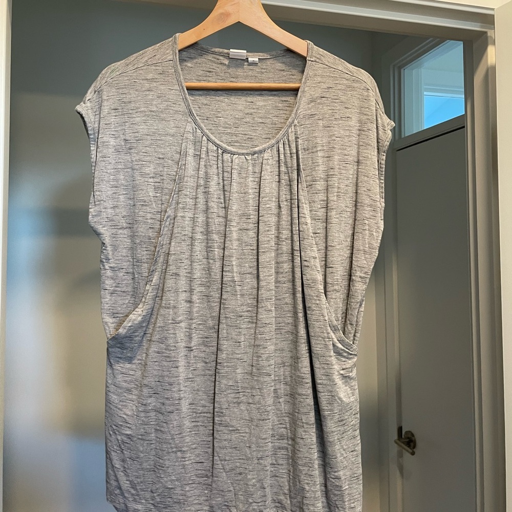 Gap maternity nursing top